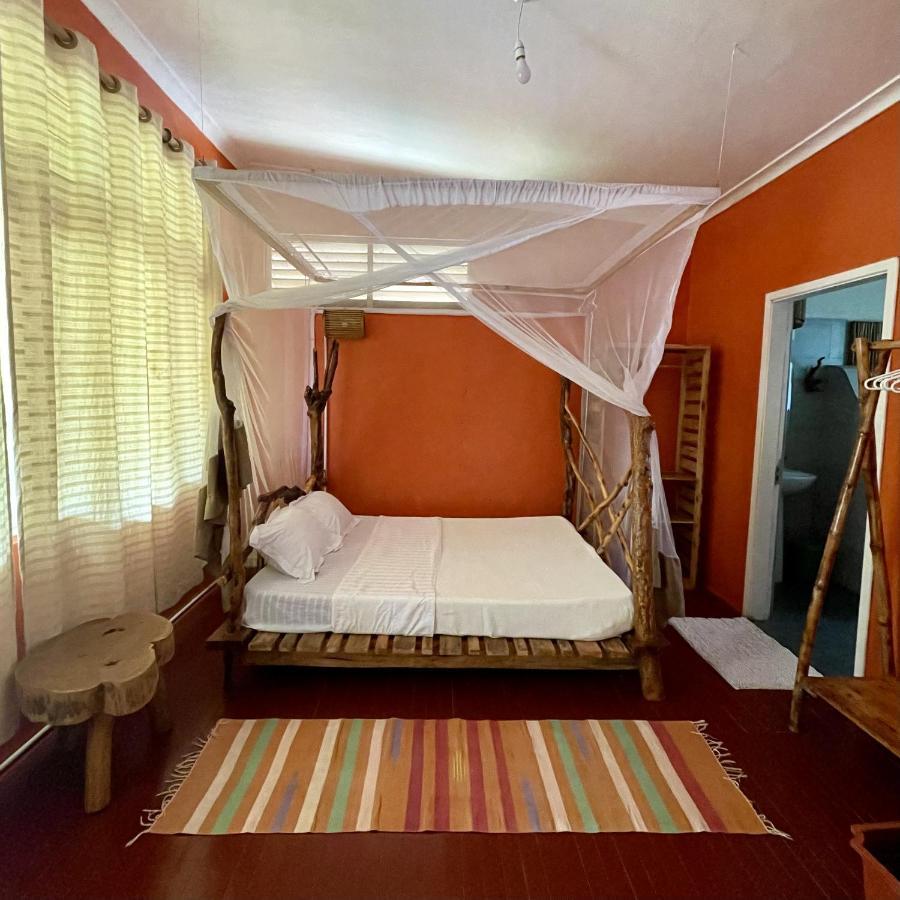 بيت شباب Jinja Backpackers الغرفة الصورة