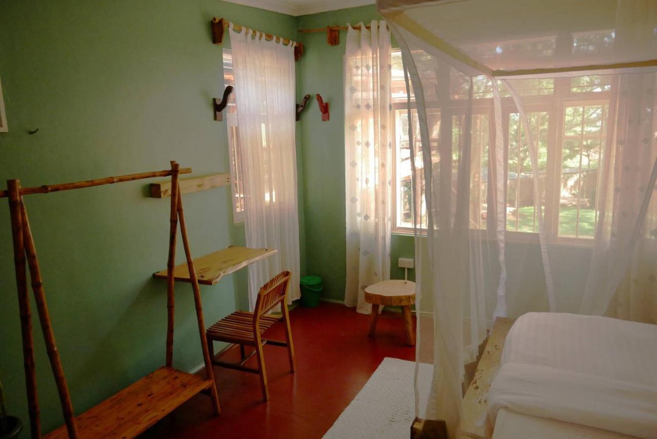 بيت شباب Jinja Backpackers المظهر الخارجي الصورة