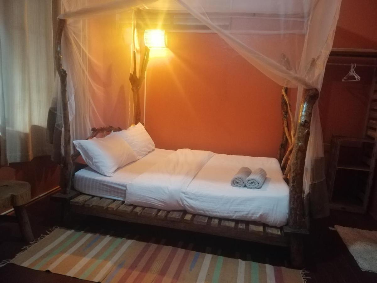 بيت شباب Jinja Backpackers المظهر الخارجي الصورة