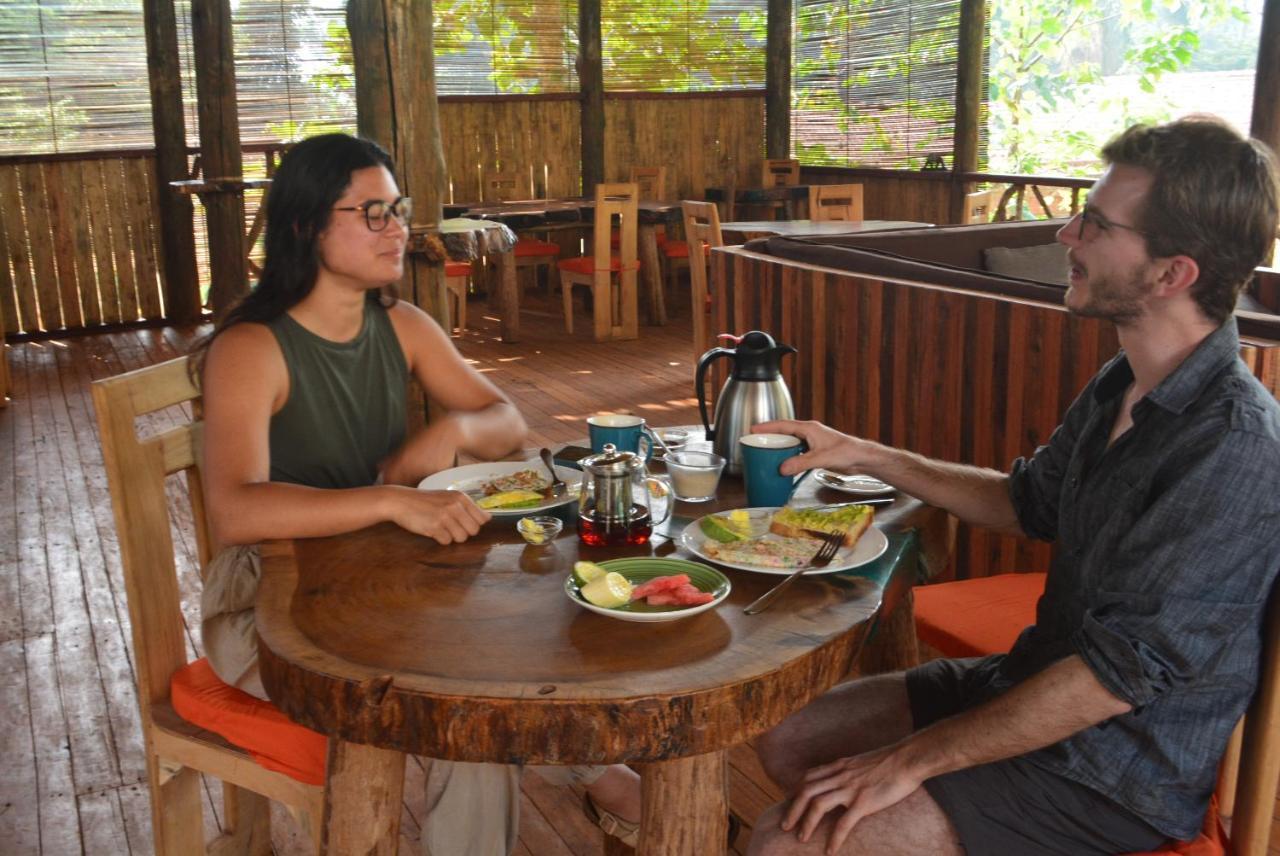 بيت شباب Jinja Backpackers المظهر الخارجي الصورة
