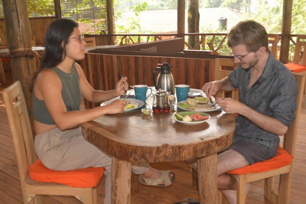 بيت شباب Jinja Backpackers المظهر الخارجي الصورة