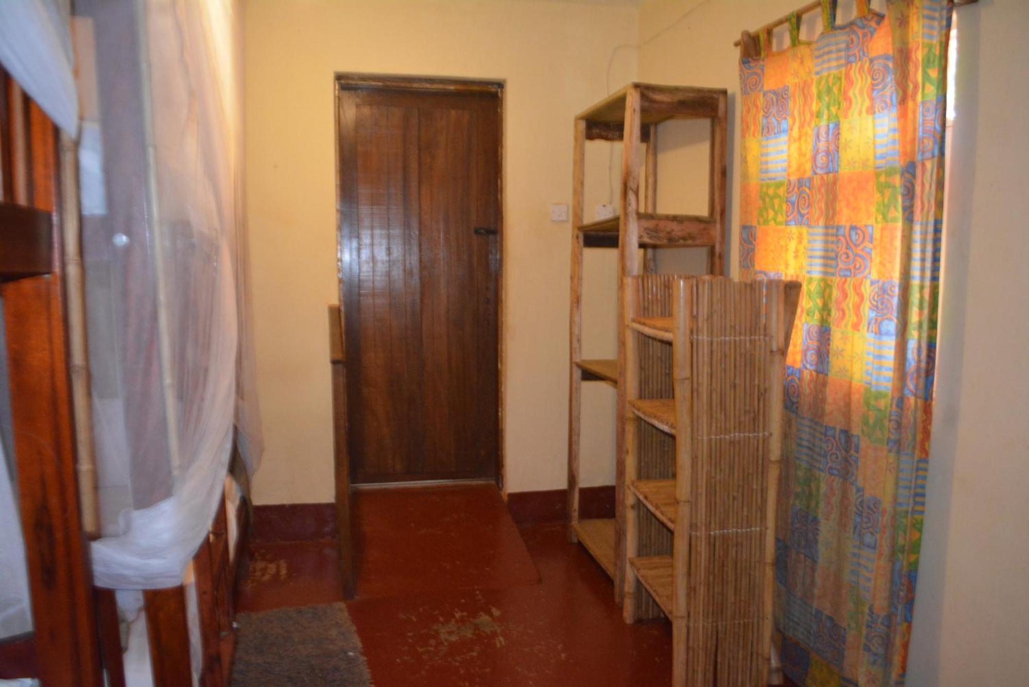 بيت شباب Jinja Backpackers المظهر الخارجي الصورة