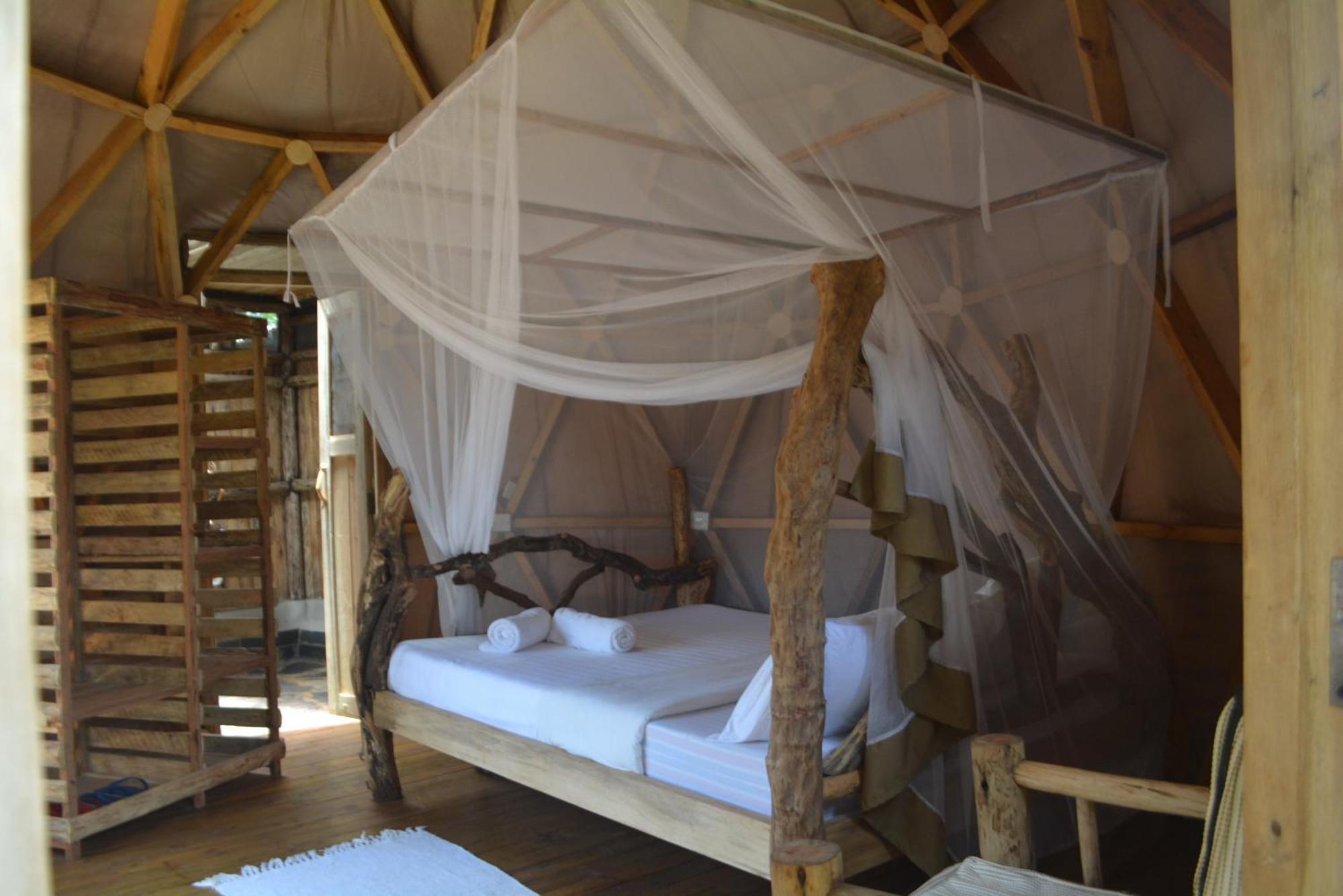 بيت شباب Jinja Backpackers المظهر الخارجي الصورة