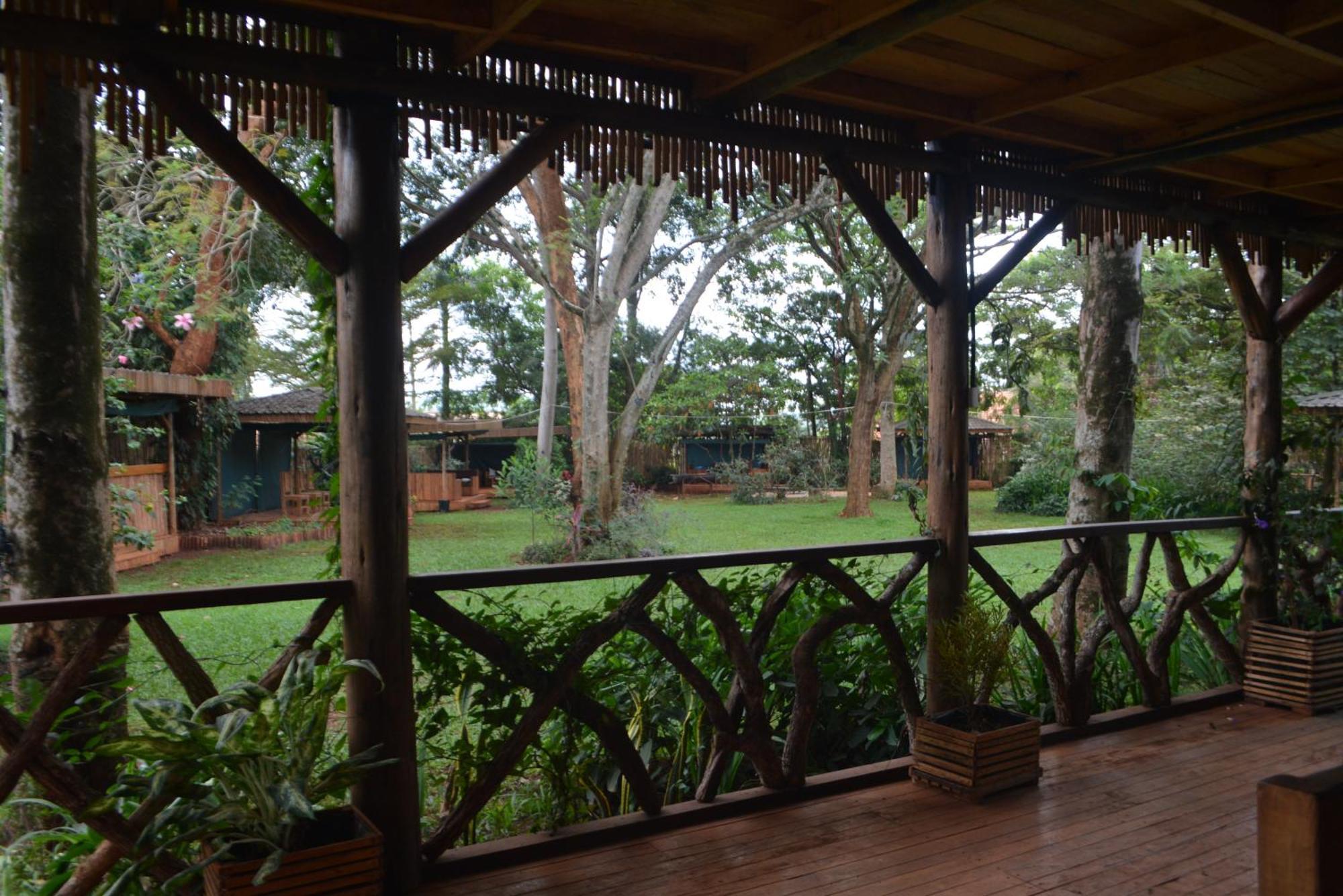 بيت شباب Jinja Backpackers المظهر الخارجي الصورة