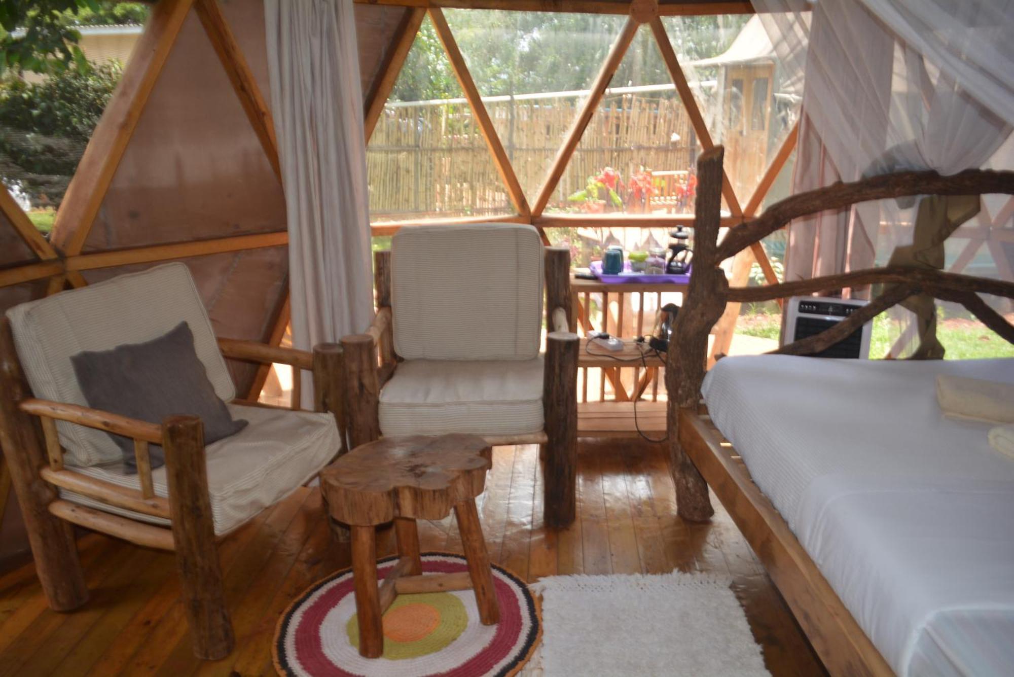 بيت شباب Jinja Backpackers المظهر الخارجي الصورة