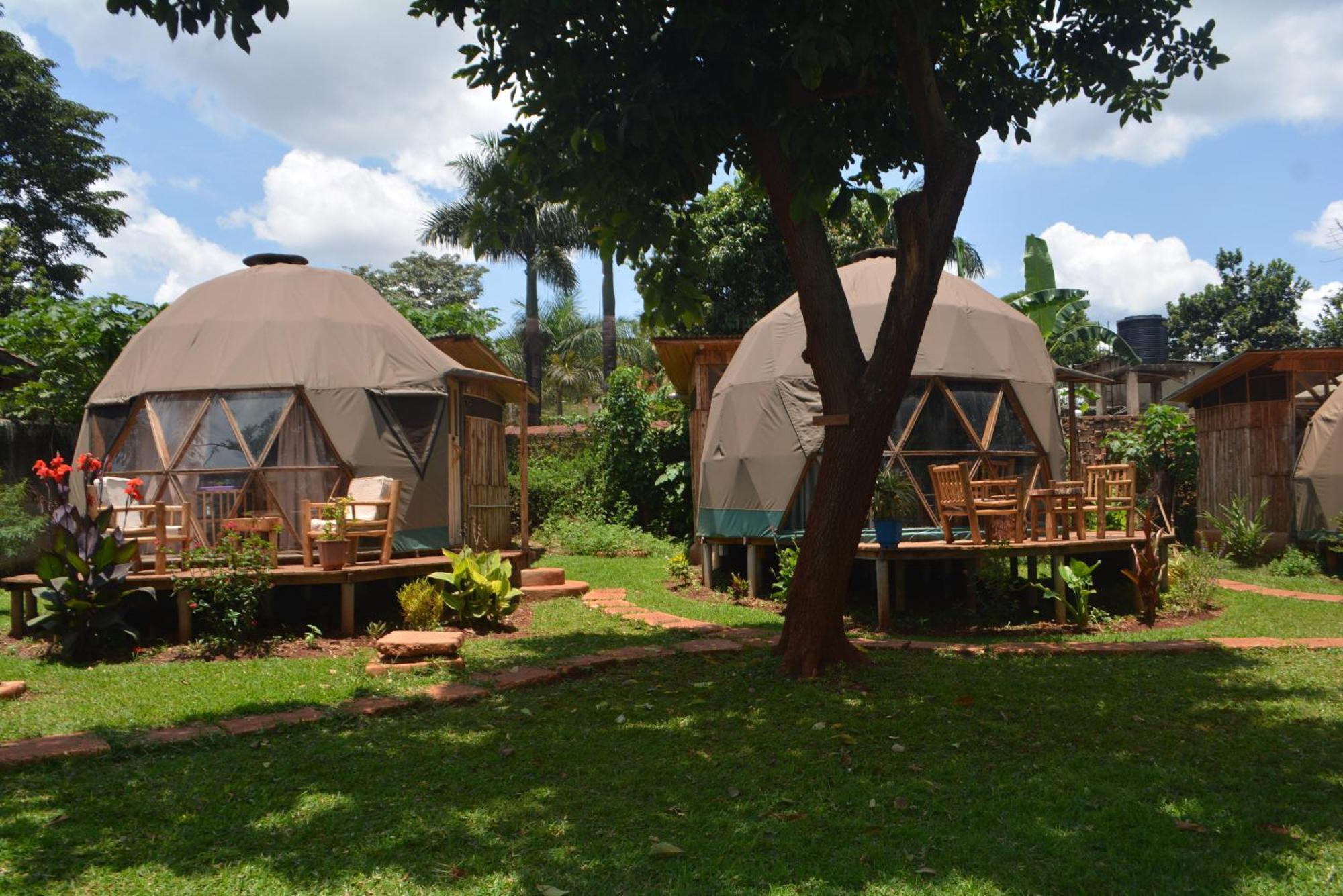 بيت شباب Jinja Backpackers المظهر الخارجي الصورة
