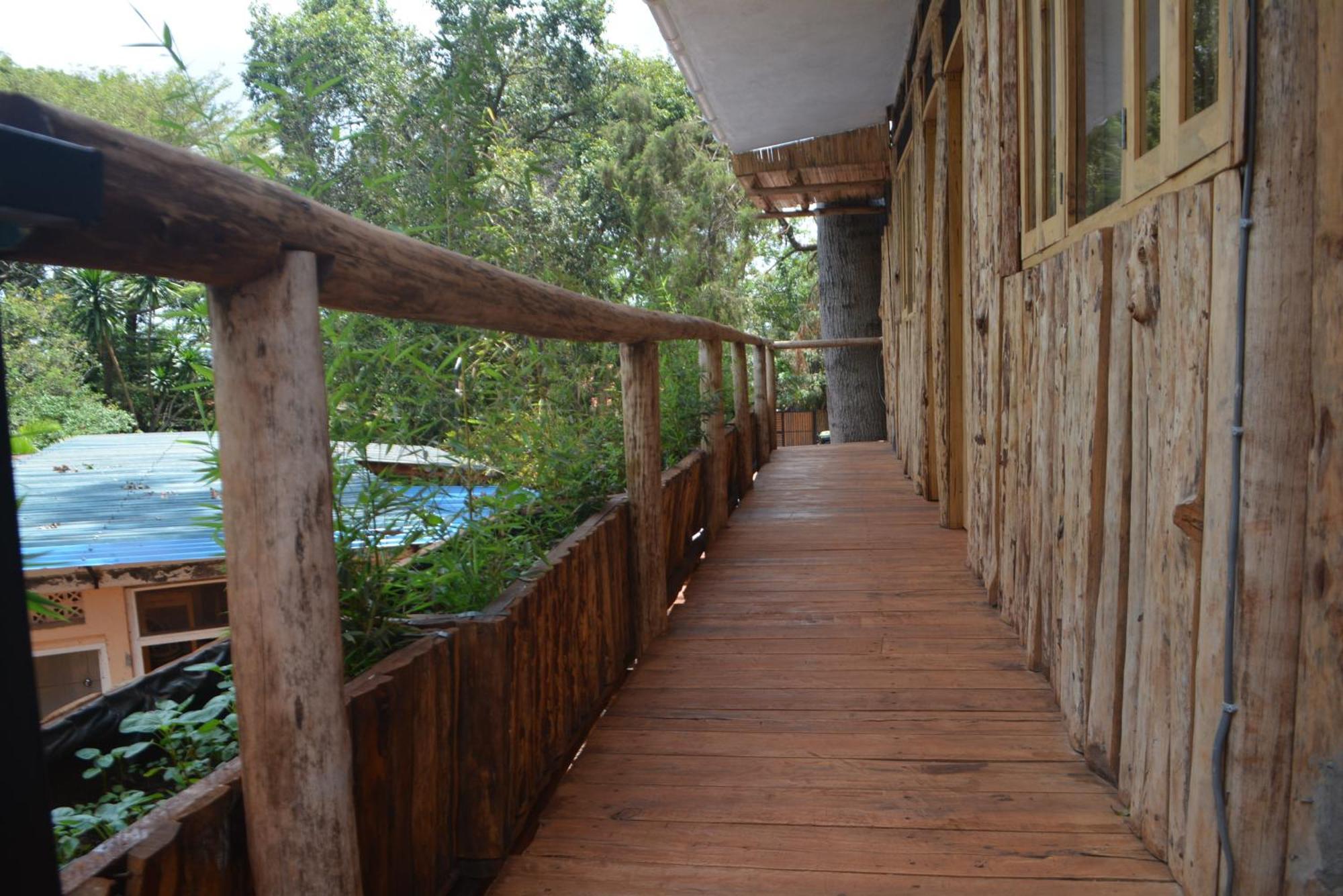 بيت شباب Jinja Backpackers المظهر الخارجي الصورة