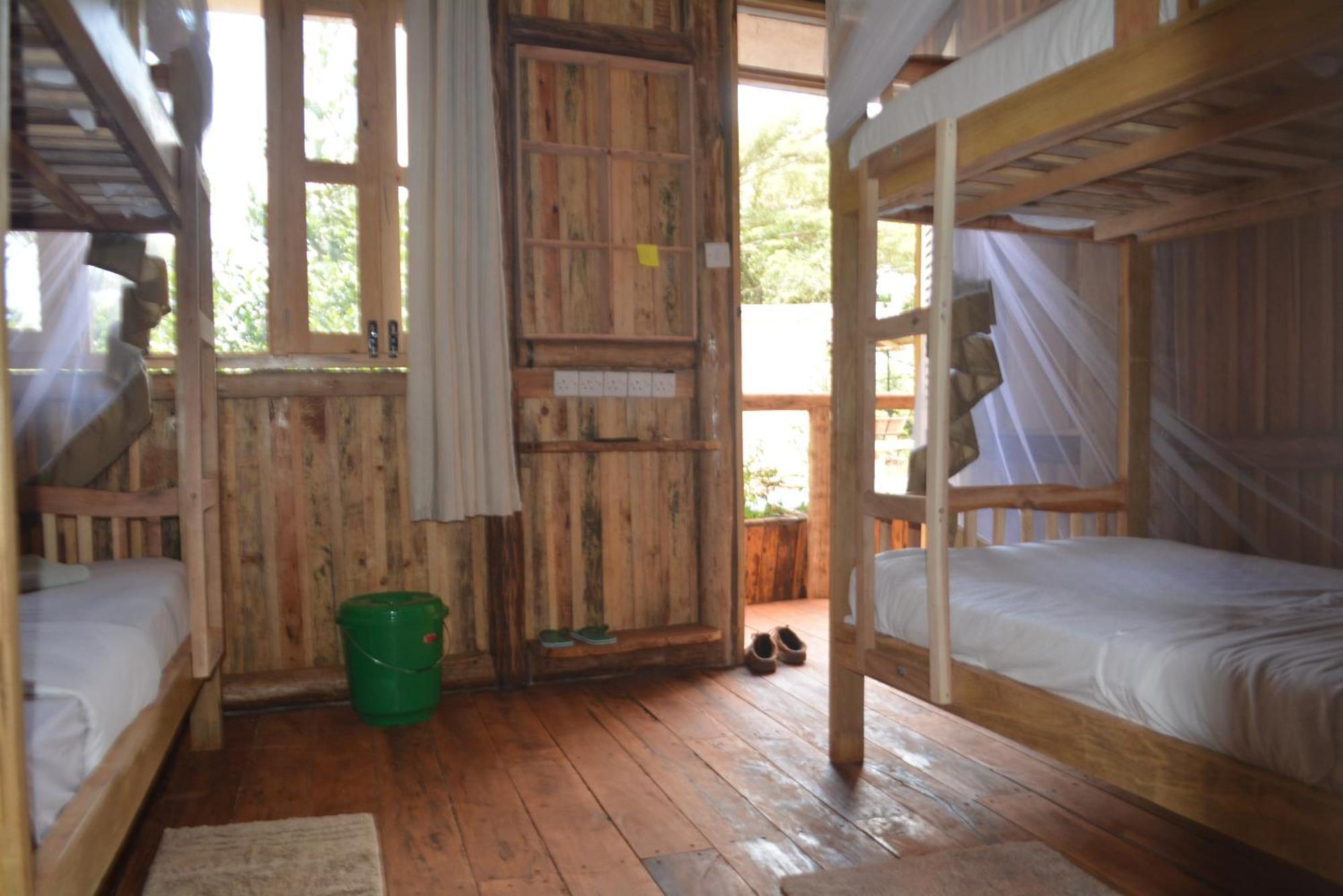 بيت شباب Jinja Backpackers المظهر الخارجي الصورة
