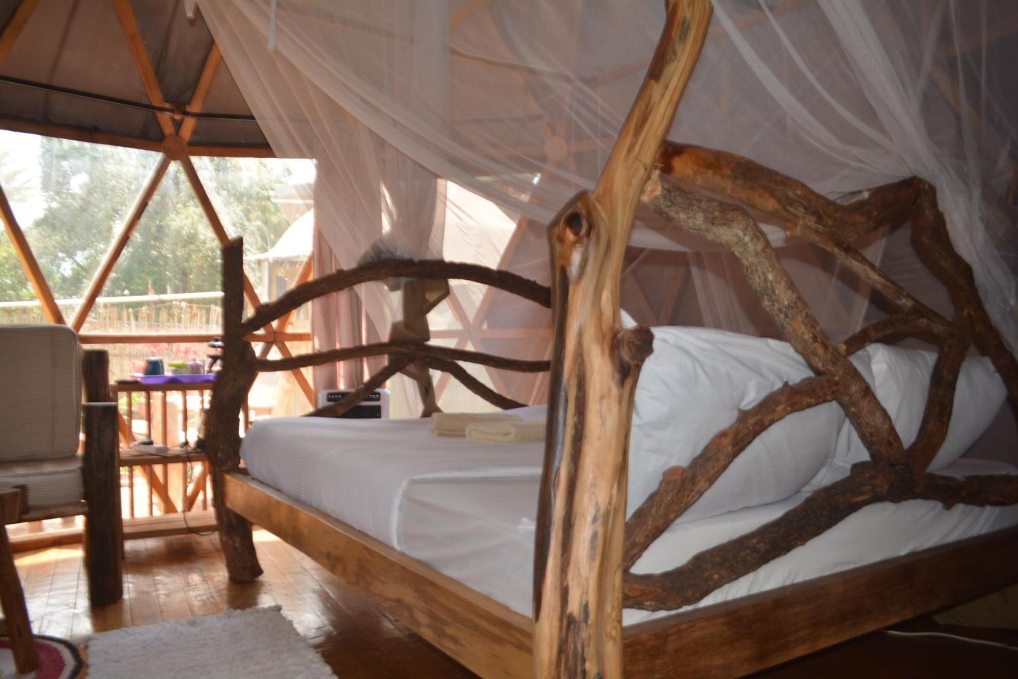 بيت شباب Jinja Backpackers المظهر الخارجي الصورة