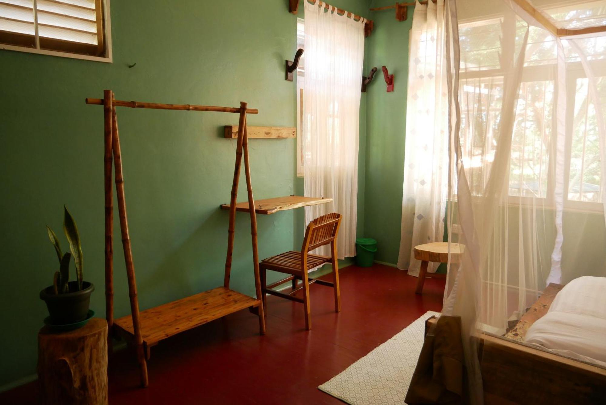 بيت شباب Jinja Backpackers الغرفة الصورة