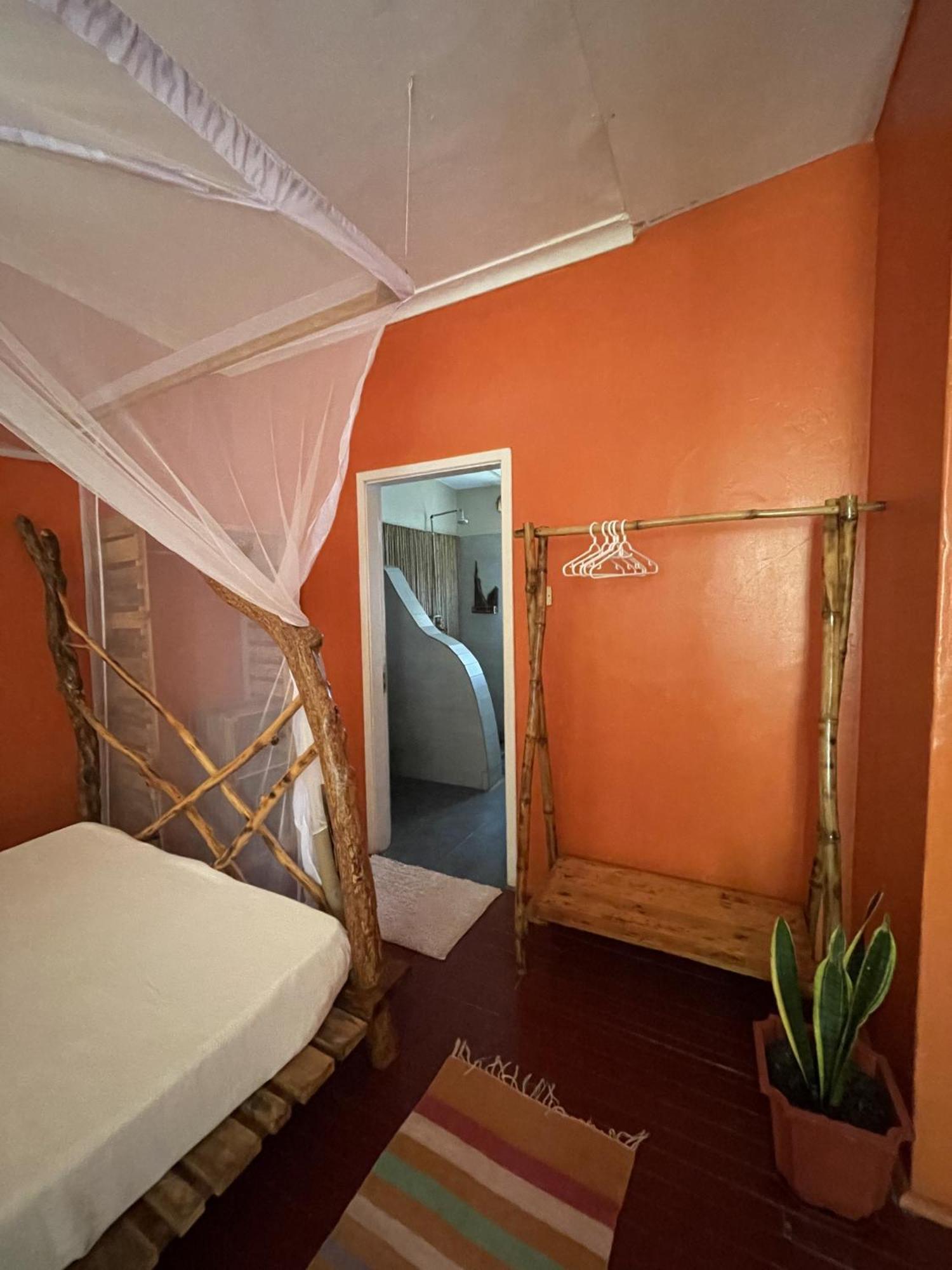 بيت شباب Jinja Backpackers الغرفة الصورة