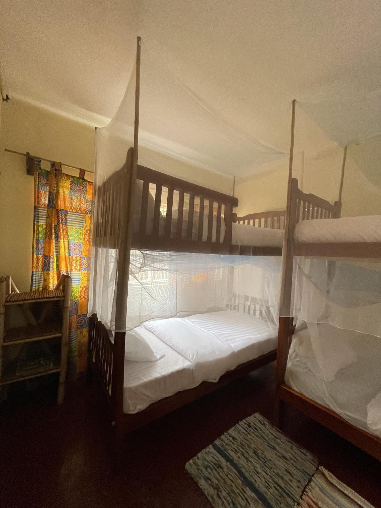 بيت شباب Jinja Backpackers الغرفة الصورة
